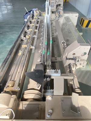Multi acqua Jet Loom Weaving Machine China del tessuto di colore di alta qualità ad alta velocità
