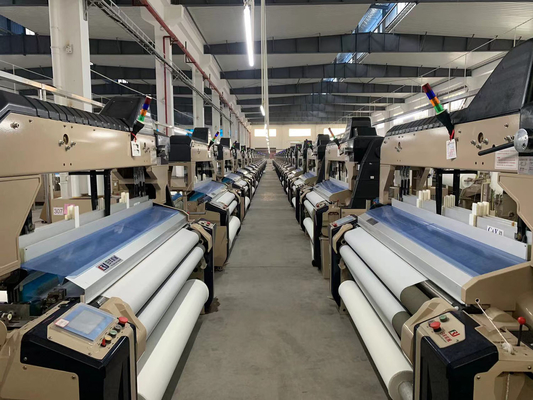 Ugelli ad alta velocità del doppio di Jet Loom With Dobby Shedding dell'acqua della camma per il mercato del Pakistan